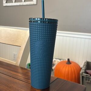 24 ounce Starbucks cup